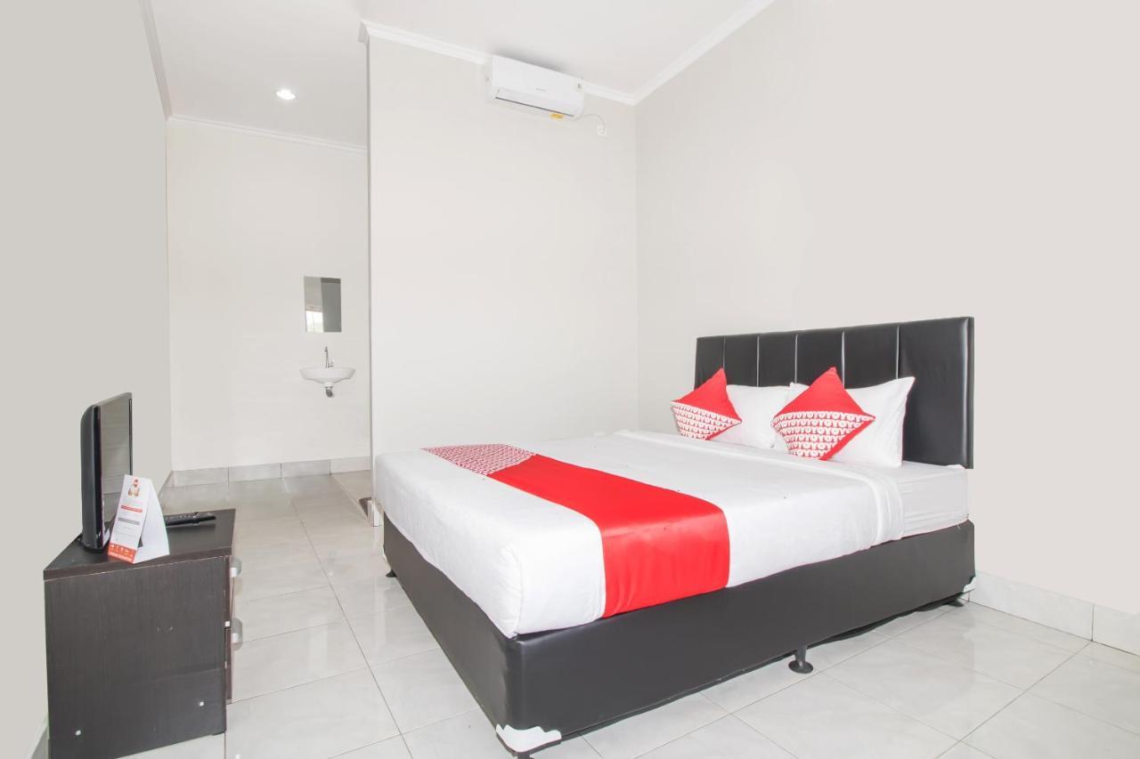 Oyo 2984 Berlian House Ungasan Hotel จิมบาราน ภายนอก รูปภาพ