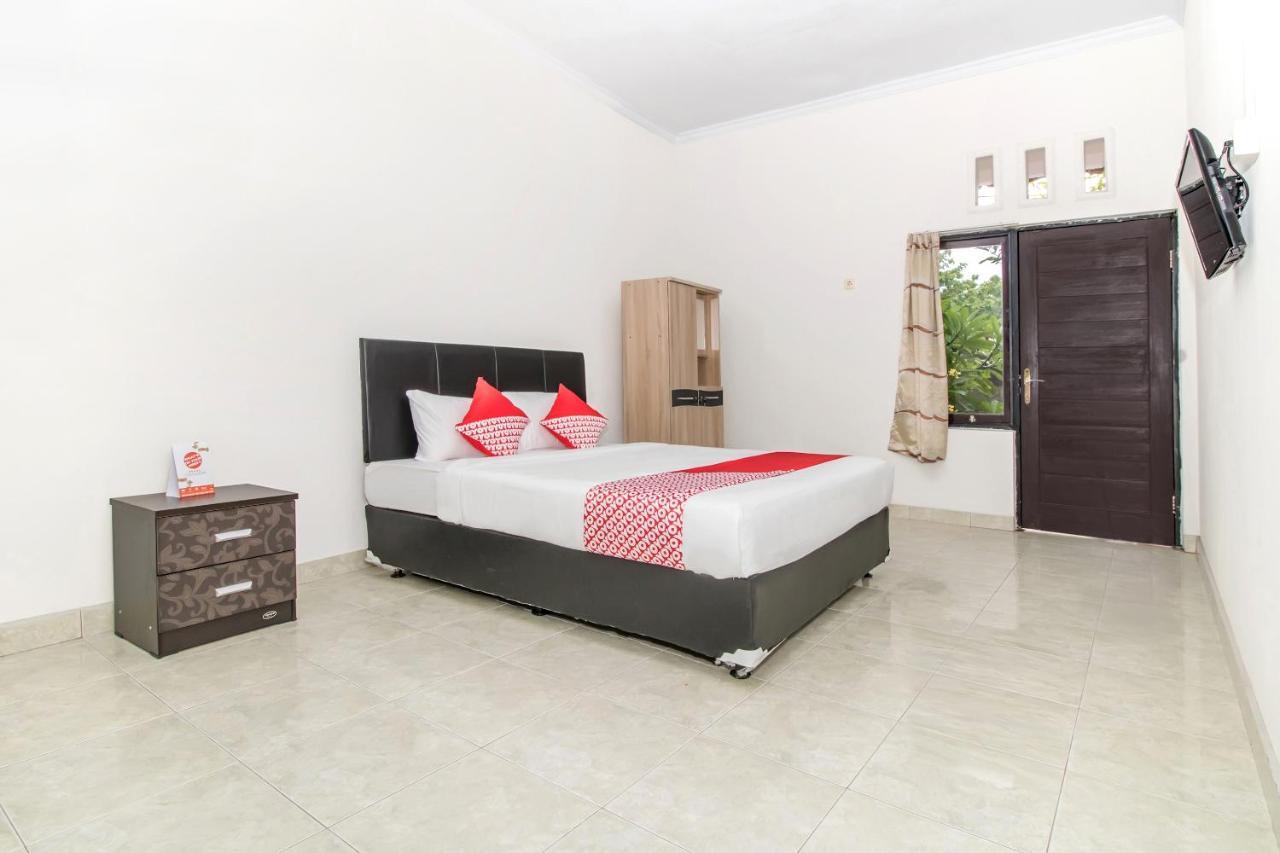 Oyo 2984 Berlian House Ungasan Hotel จิมบาราน ภายนอก รูปภาพ